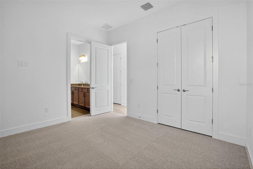 En Venta: $739,900 (3 camas, 2 baños, 2480 Pies cuadrados)