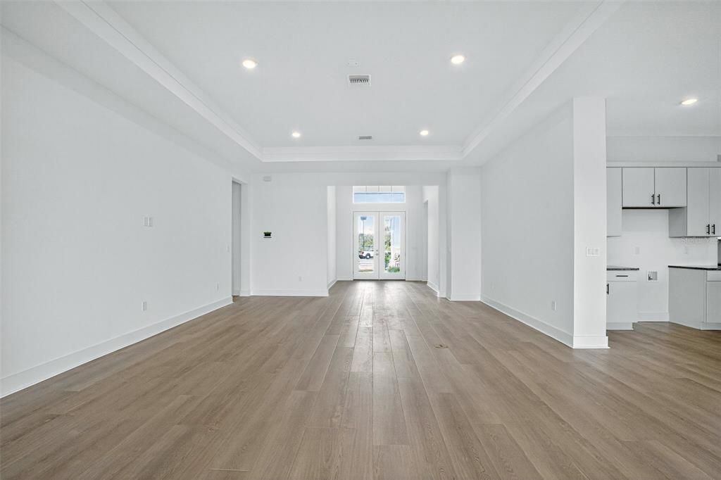 En Venta: $739,900 (3 camas, 2 baños, 2480 Pies cuadrados)