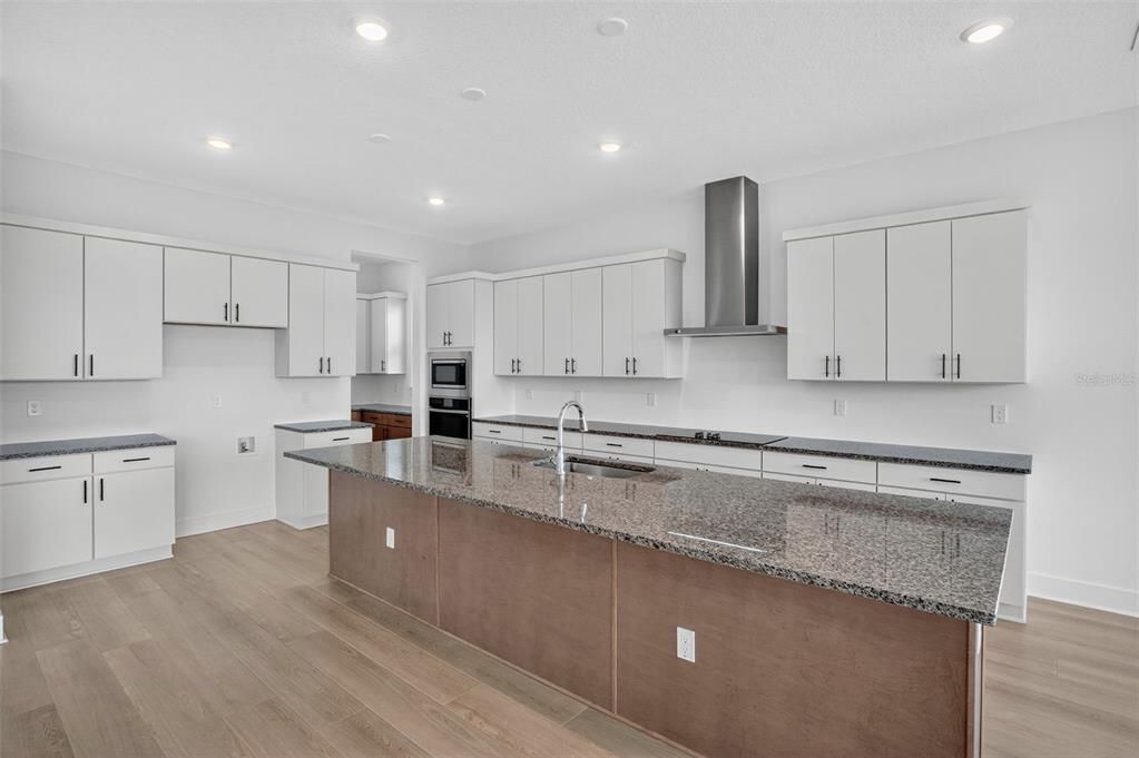 En Venta: $739,900 (3 camas, 2 baños, 2480 Pies cuadrados)