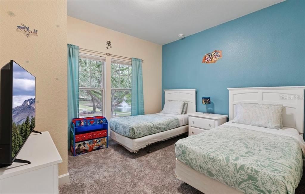 合同活跃: $320,000 (4 贝兹, 3 浴室, 1694 平方英尺)