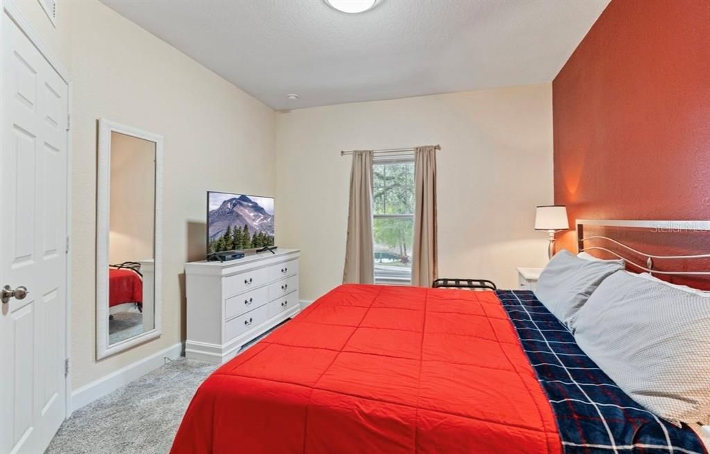 合同活跃: $320,000 (4 贝兹, 3 浴室, 1694 平方英尺)