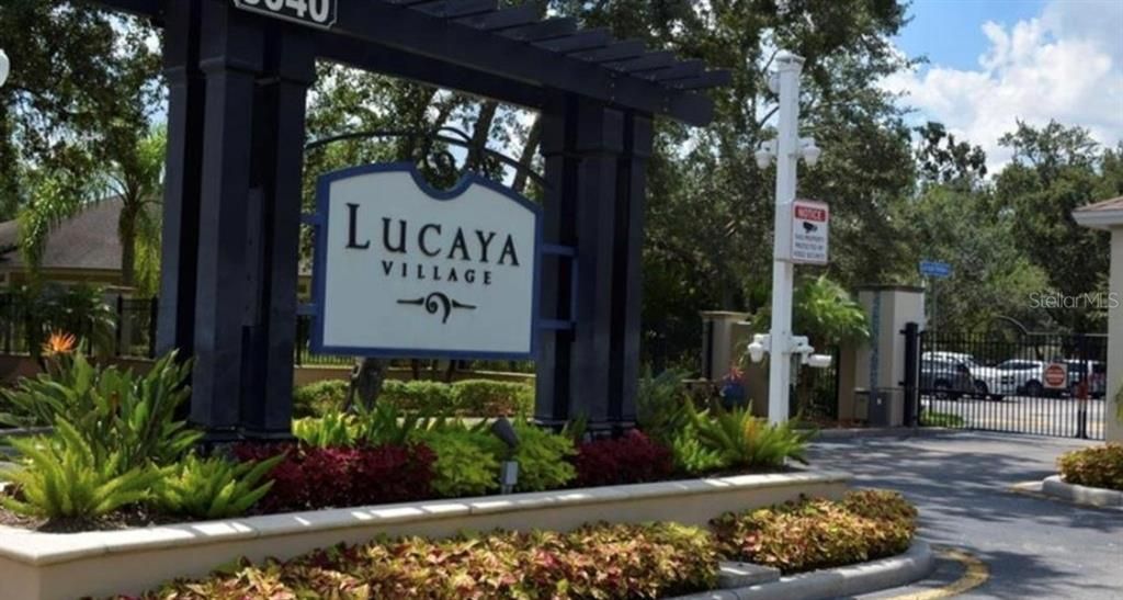 合同活跃: $320,000 (4 贝兹, 3 浴室, 1694 平方英尺)