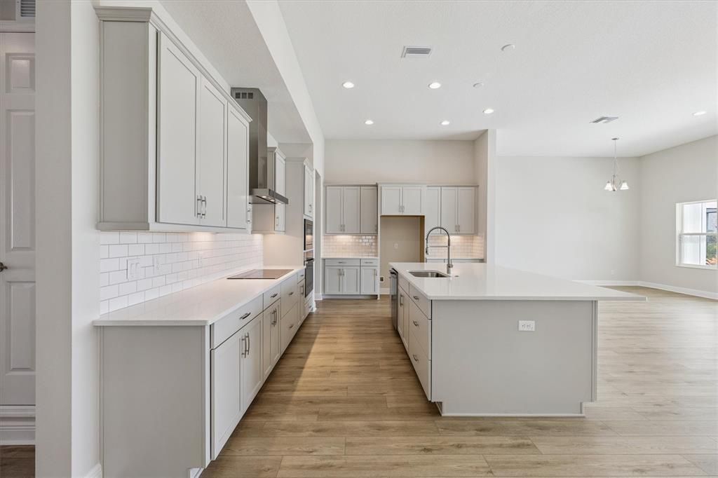 For Sale: $699,990 (4 beds, 3 baths, 2535 Square Feet)