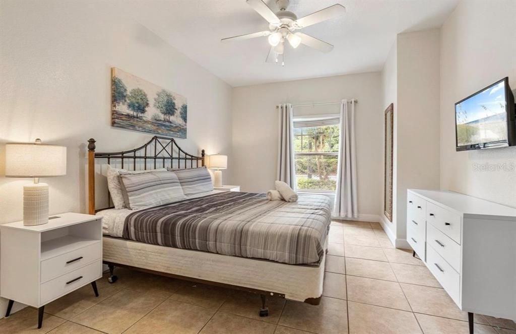 Activo con contrato: $278,000 (3 camas, 2 baños, 1300 Pies cuadrados)