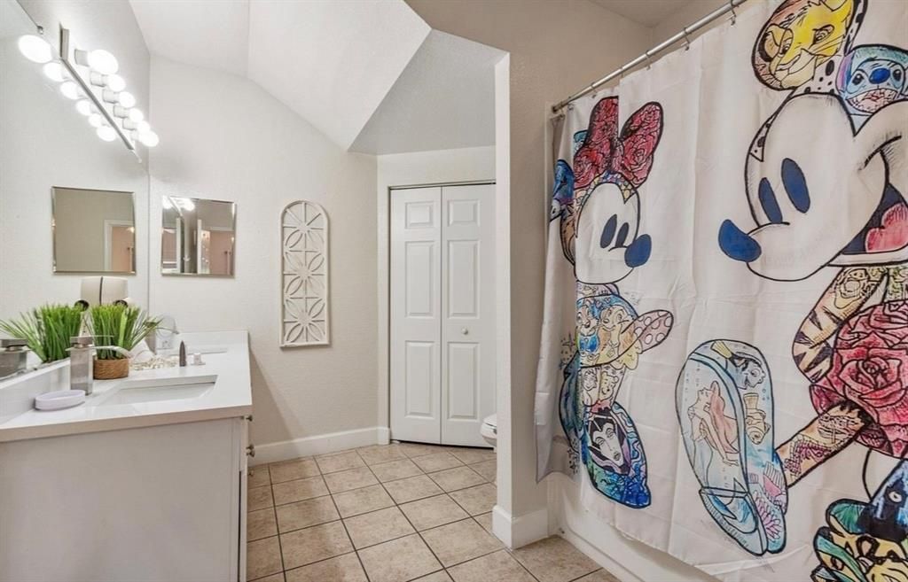 Activo con contrato: $278,000 (3 camas, 2 baños, 1300 Pies cuadrados)