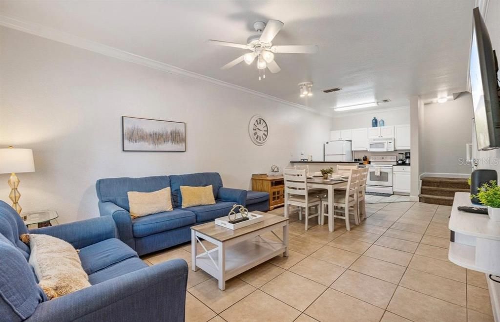 Activo con contrato: $278,000 (3 camas, 2 baños, 1300 Pies cuadrados)