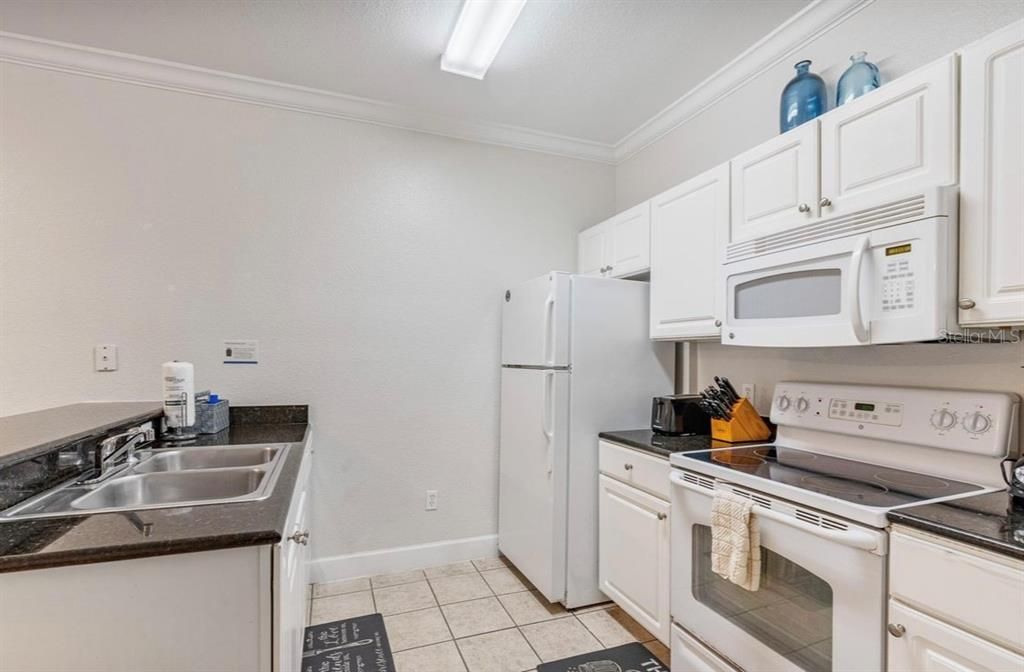 Activo con contrato: $278,000 (3 camas, 2 baños, 1300 Pies cuadrados)