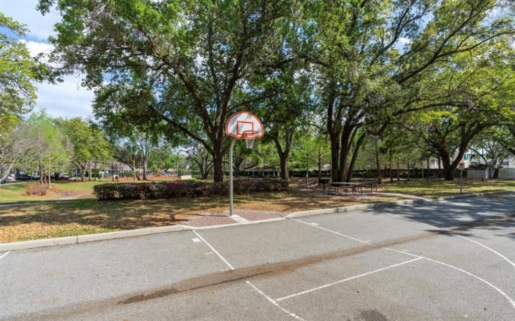 Activo con contrato: $278,000 (3 camas, 2 baños, 1300 Pies cuadrados)