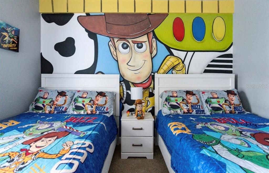 合同活跃: $320,000 (4 贝兹, 3 浴室, 1694 平方英尺)