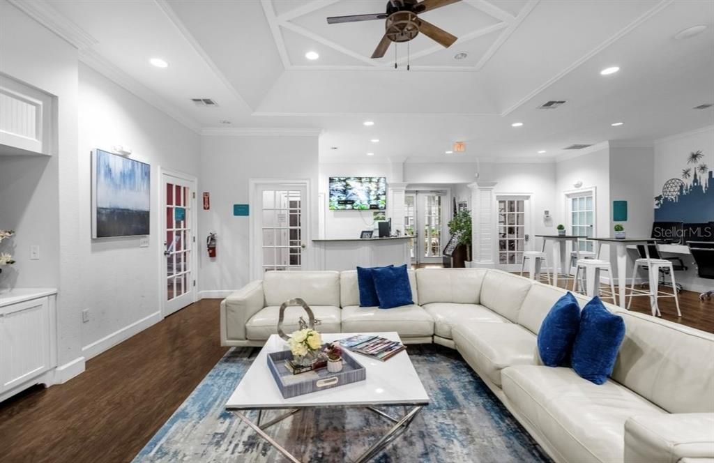 合同活跃: $320,000 (4 贝兹, 3 浴室, 1694 平方英尺)