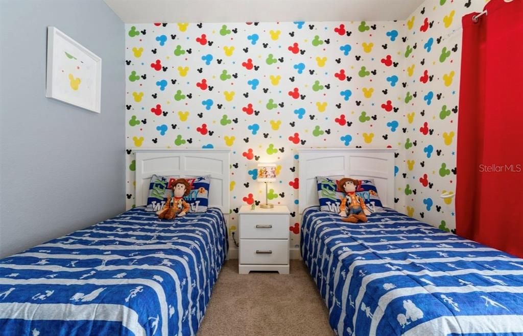 合同活跃: $320,000 (4 贝兹, 3 浴室, 1694 平方英尺)