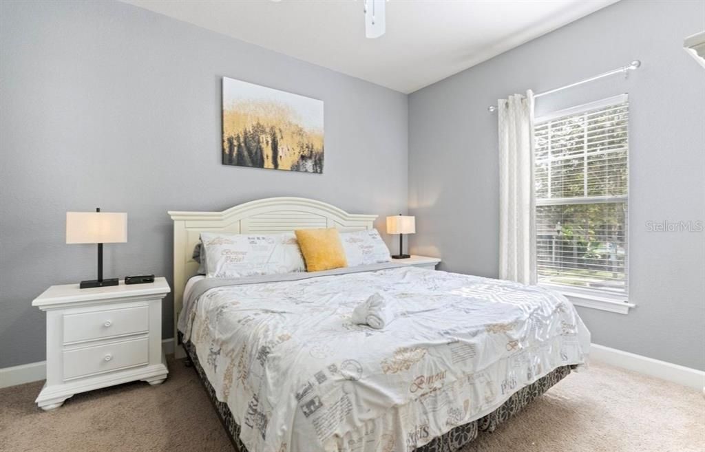 合同活跃: $320,000 (4 贝兹, 3 浴室, 1694 平方英尺)