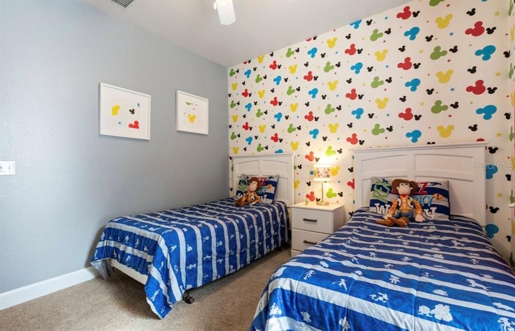 合同活跃: $320,000 (4 贝兹, 3 浴室, 1694 平方英尺)