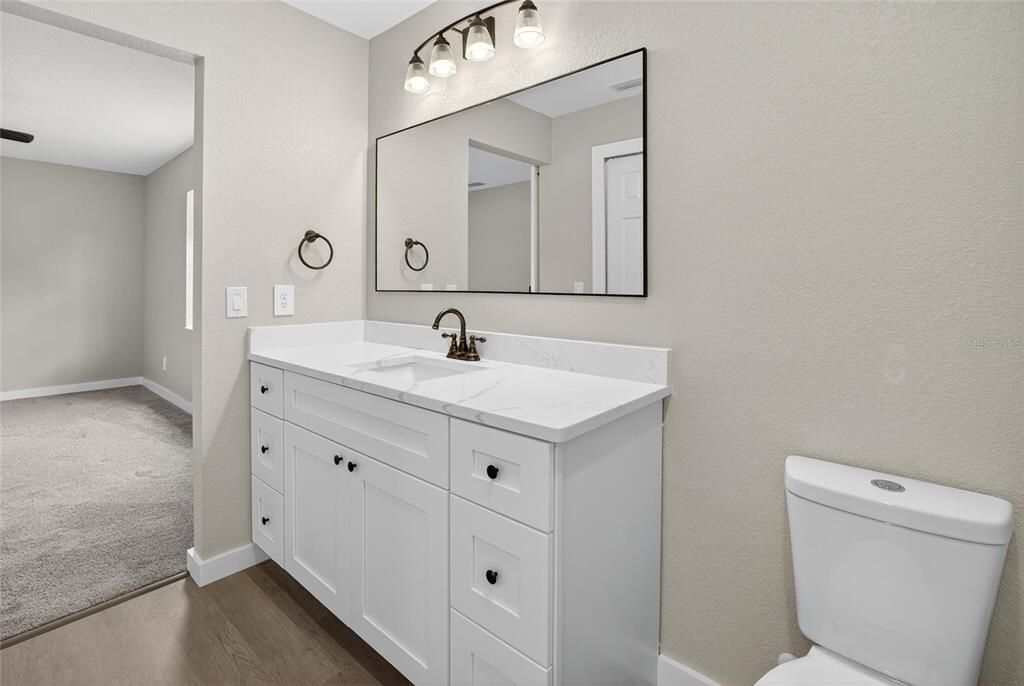 Под контрактом: $363,990 (4 спален, 2 ванн, 1388 Квадратных фут)