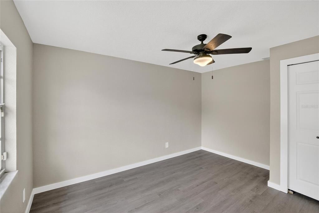 Под контрактом: $363,990 (4 спален, 2 ванн, 1388 Квадратных фут)