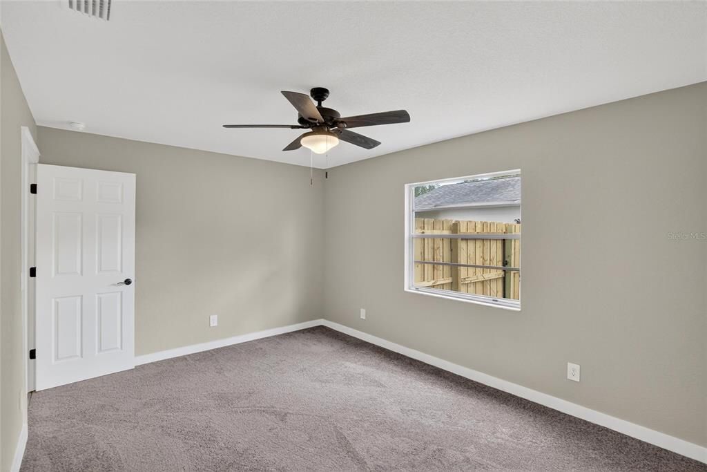 Под контрактом: $363,990 (4 спален, 2 ванн, 1388 Квадратных фут)