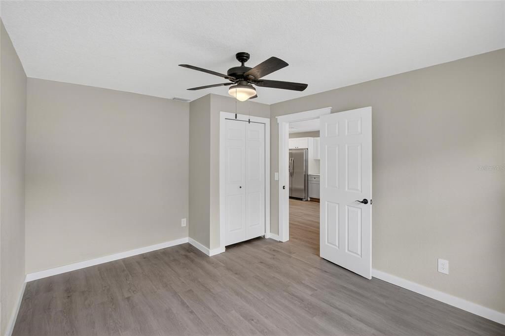 Под контрактом: $363,990 (4 спален, 2 ванн, 1388 Квадратных фут)