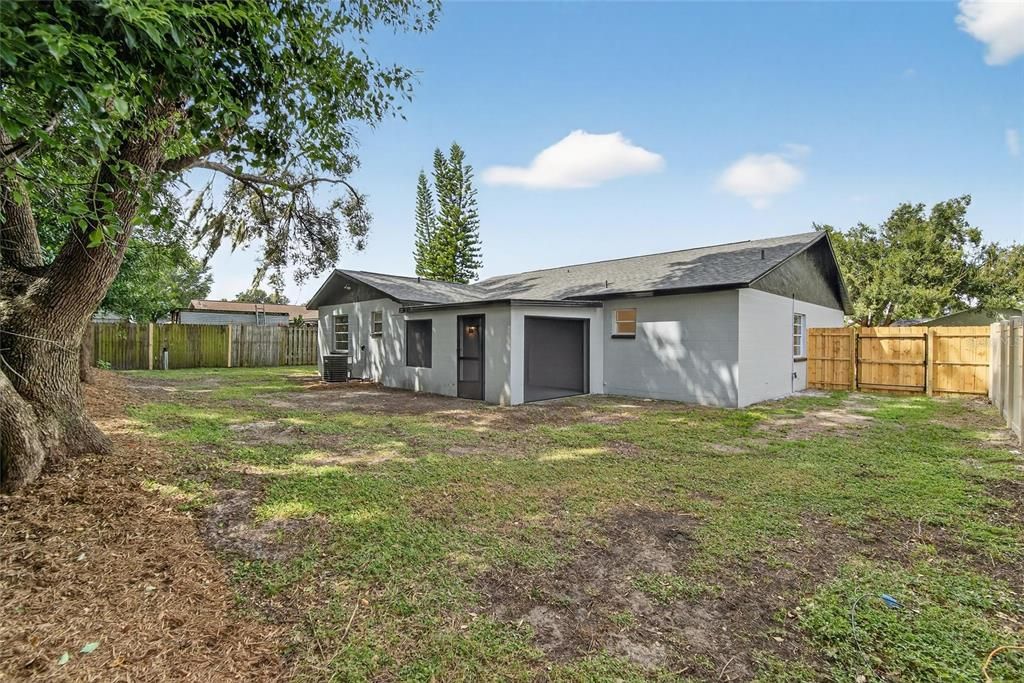 Под контрактом: $363,990 (4 спален, 2 ванн, 1388 Квадратных фут)