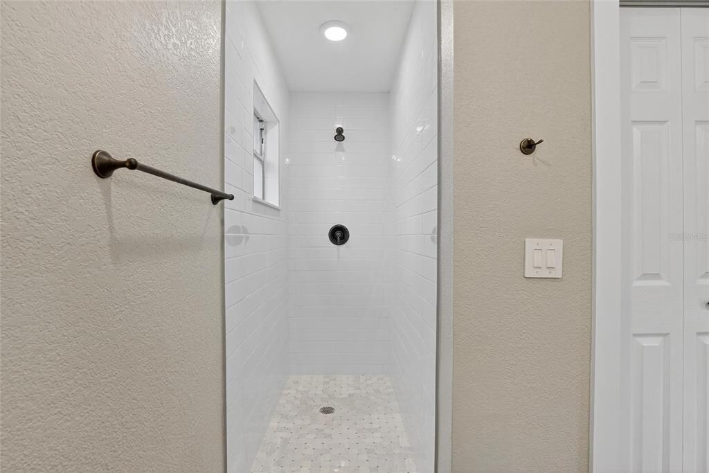 Под контрактом: $363,990 (4 спален, 2 ванн, 1388 Квадратных фут)