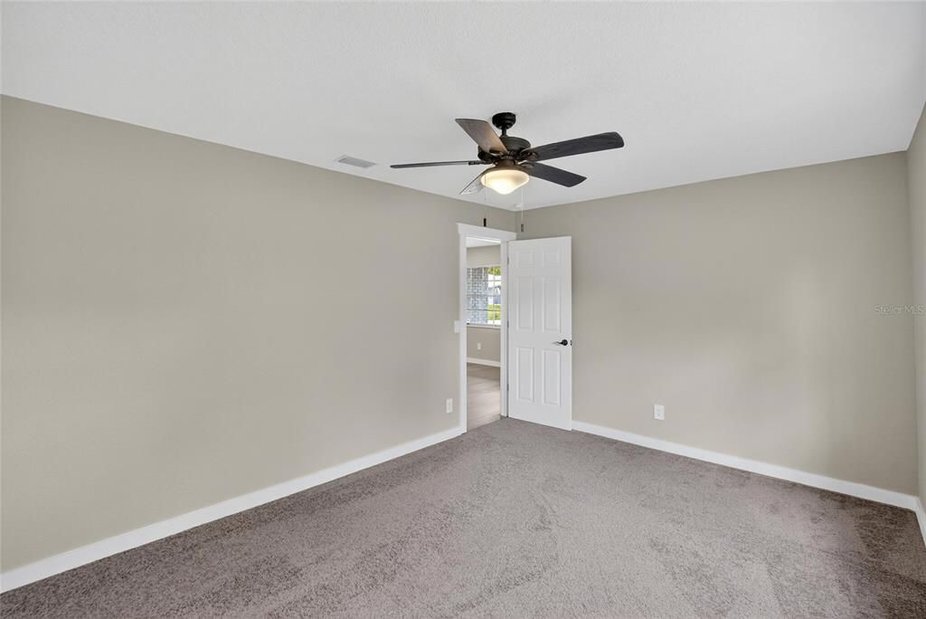 Под контрактом: $363,990 (4 спален, 2 ванн, 1388 Квадратных фут)