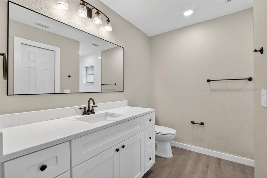 Под контрактом: $363,990 (4 спален, 2 ванн, 1388 Квадратных фут)