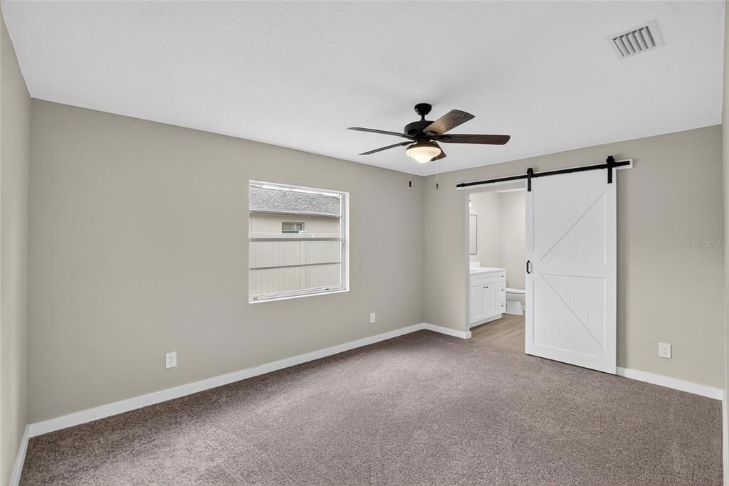 Под контрактом: $363,990 (4 спален, 2 ванн, 1388 Квадратных фут)