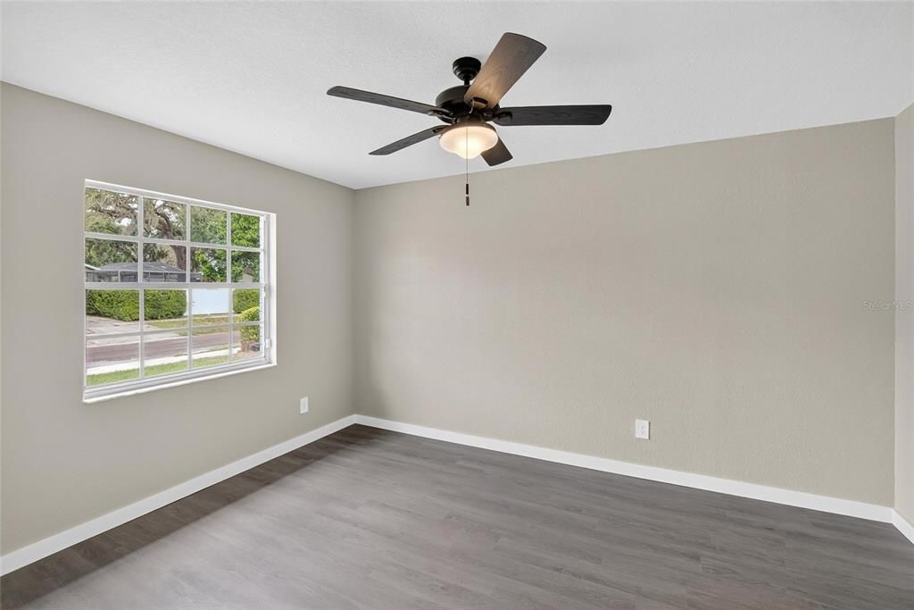 Под контрактом: $363,990 (4 спален, 2 ванн, 1388 Квадратных фут)