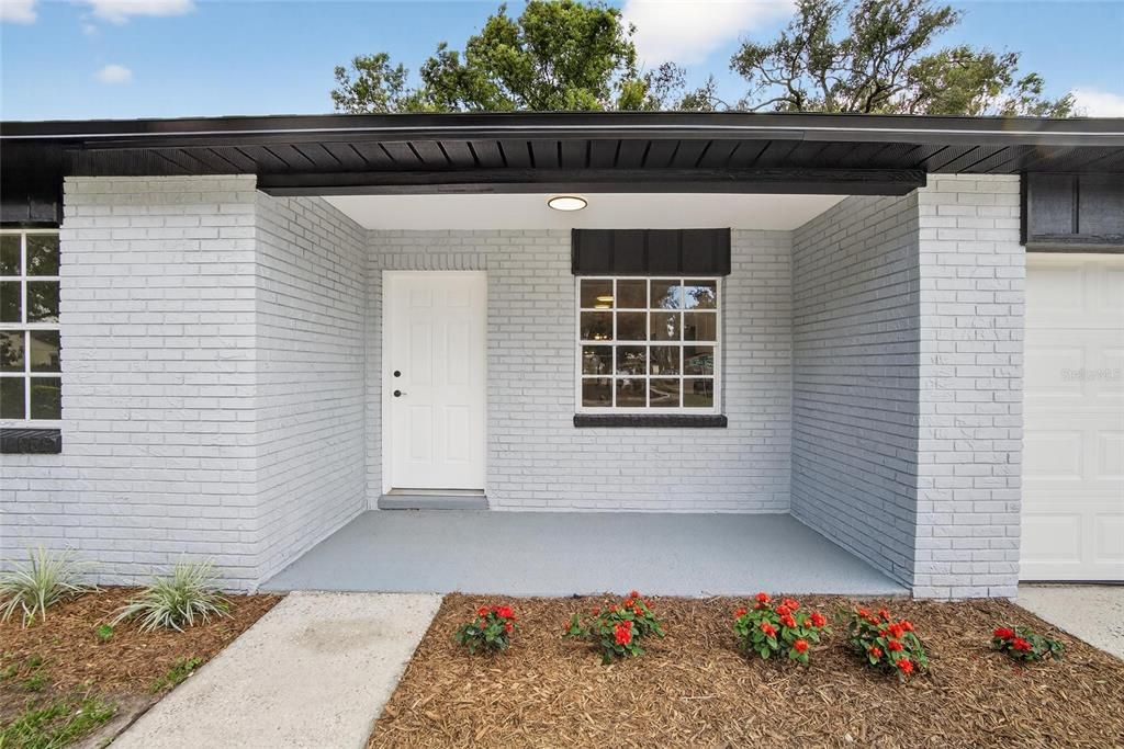 Под контрактом: $363,990 (4 спален, 2 ванн, 1388 Квадратных фут)