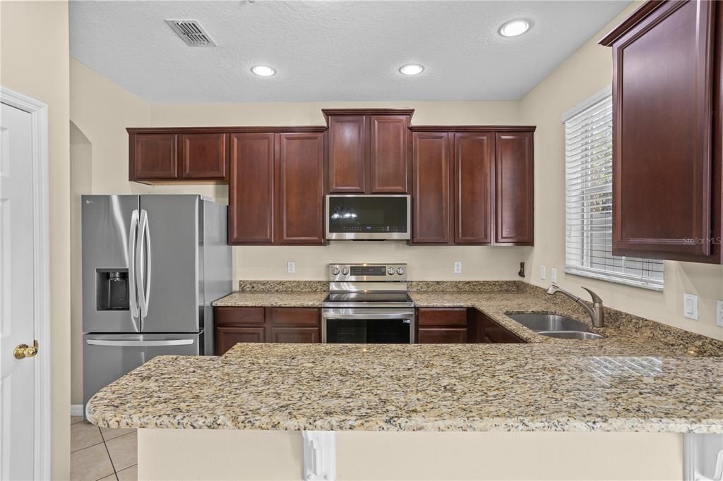 Active With Contract: $329,750 (3 beds, 2 baths, 1633 Square Feet)