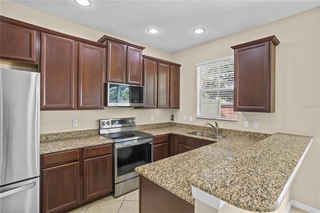 Active With Contract: $329,750 (3 beds, 2 baths, 1633 Square Feet)