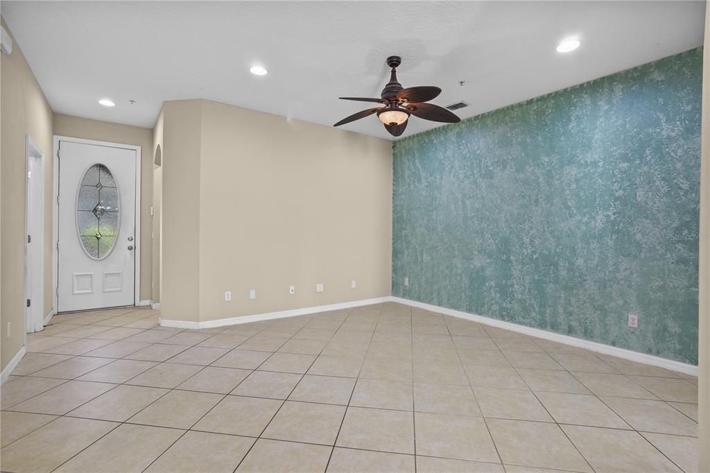 Active With Contract: $329,750 (3 beds, 2 baths, 1633 Square Feet)