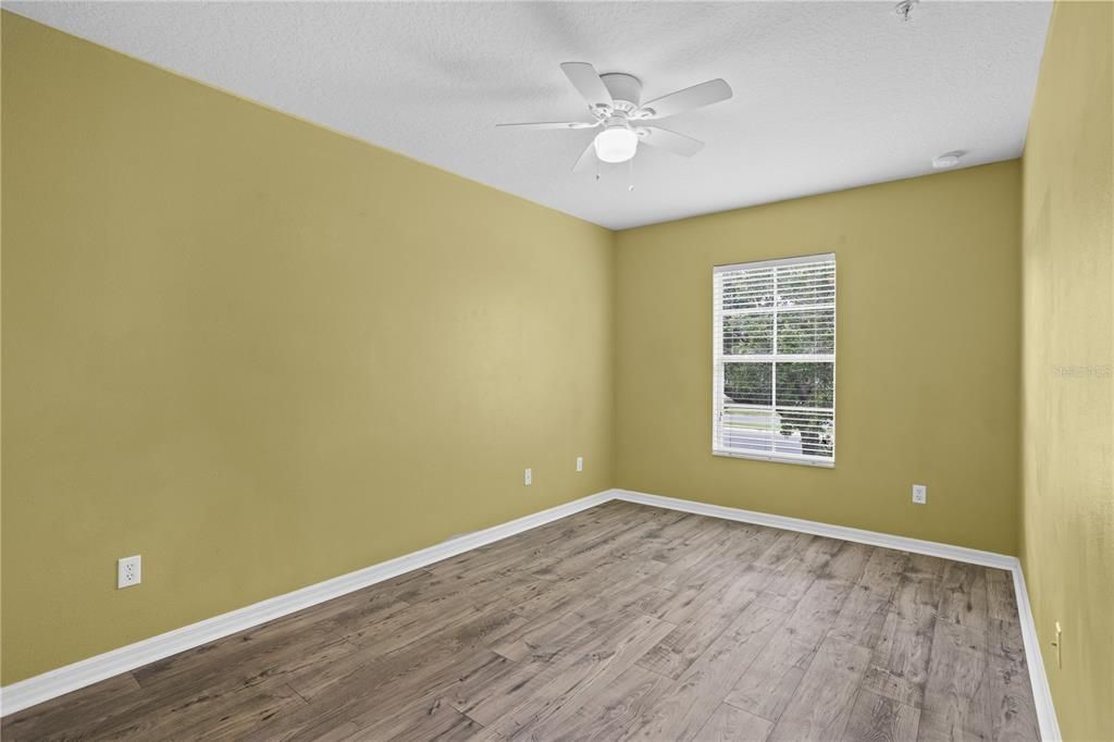 Active With Contract: $329,750 (3 beds, 2 baths, 1633 Square Feet)