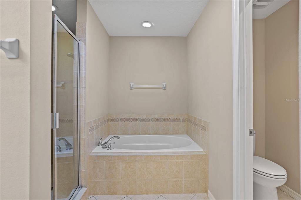 Active With Contract: $329,750 (3 beds, 2 baths, 1633 Square Feet)