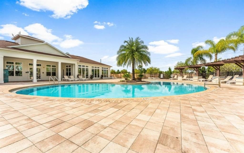 На продажу: $320,000 (4 спален, 3 ванн, 1694 Квадратных фут)