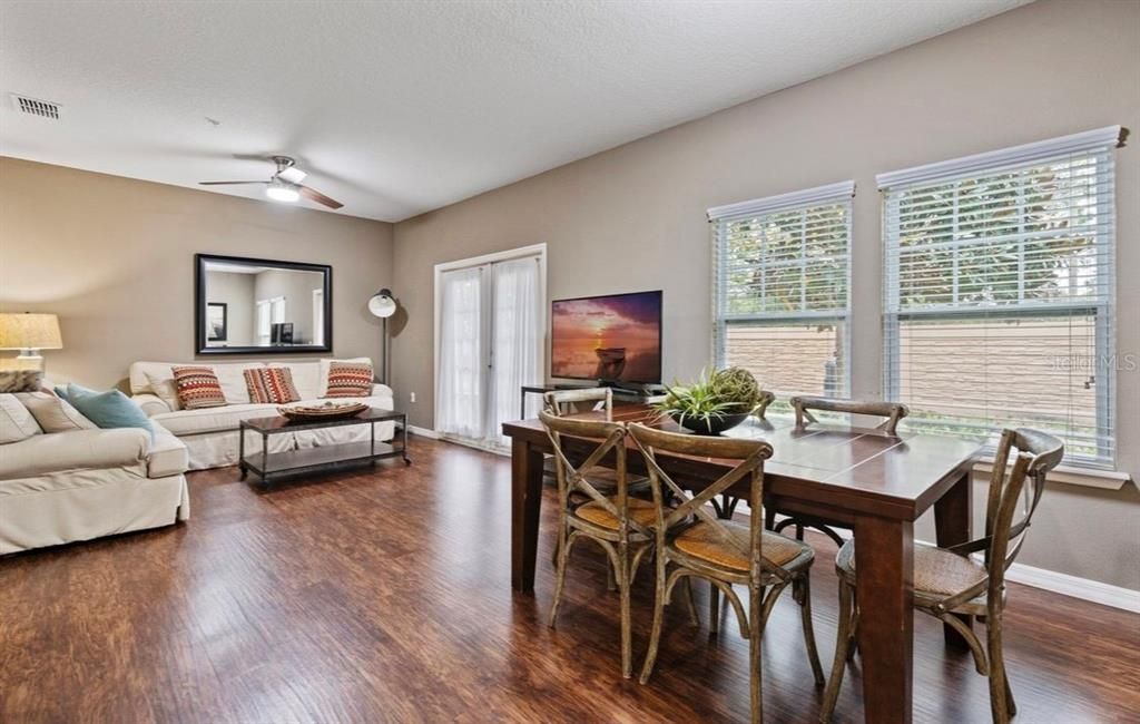 На продажу: $320,000 (4 спален, 3 ванн, 1694 Квадратных фут)