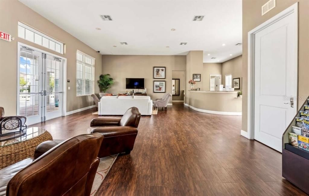 На продажу: $320,000 (4 спален, 3 ванн, 1694 Квадратных фут)