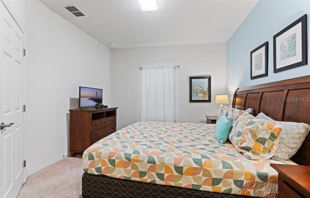 На продажу: $320,000 (4 спален, 3 ванн, 1694 Квадратных фут)