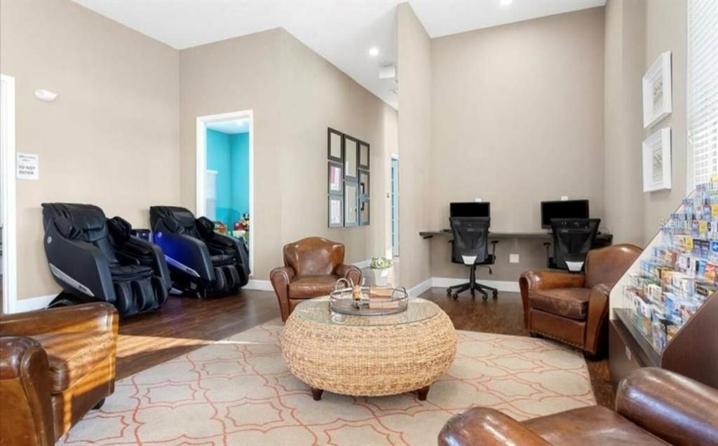 На продажу: $320,000 (4 спален, 3 ванн, 1694 Квадратных фут)