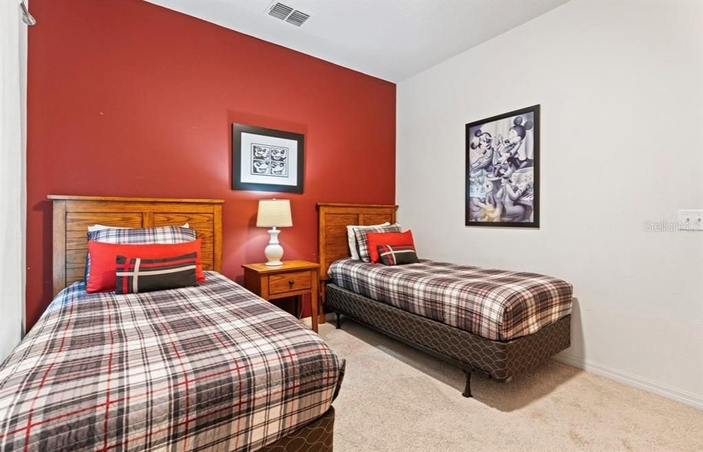 На продажу: $320,000 (4 спален, 3 ванн, 1694 Квадратных фут)