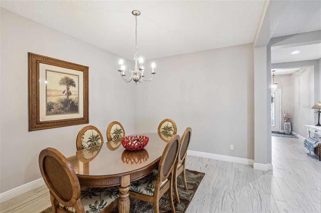 待售: $420,000 (3 贝兹, 2 浴室, 2685 平方英尺)