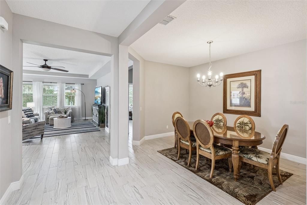 待售: $420,000 (3 贝兹, 2 浴室, 2685 平方英尺)