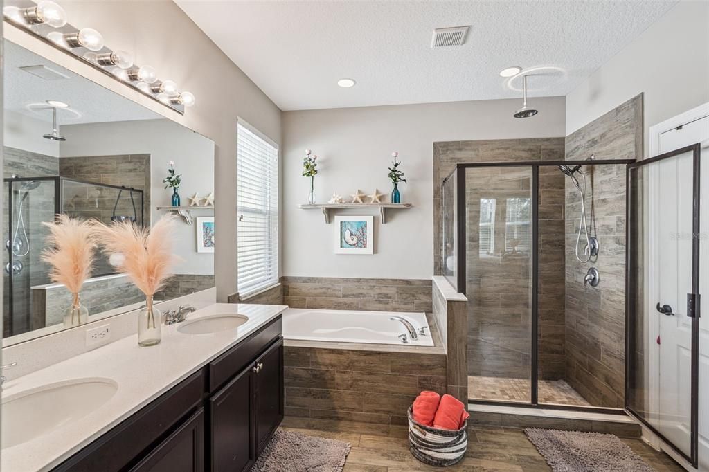 待售: $420,000 (3 贝兹, 2 浴室, 2685 平方英尺)