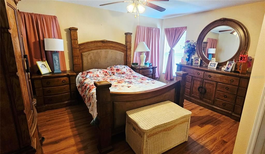 待售: $375,000 (3 贝兹, 2 浴室, 1972 平方英尺)