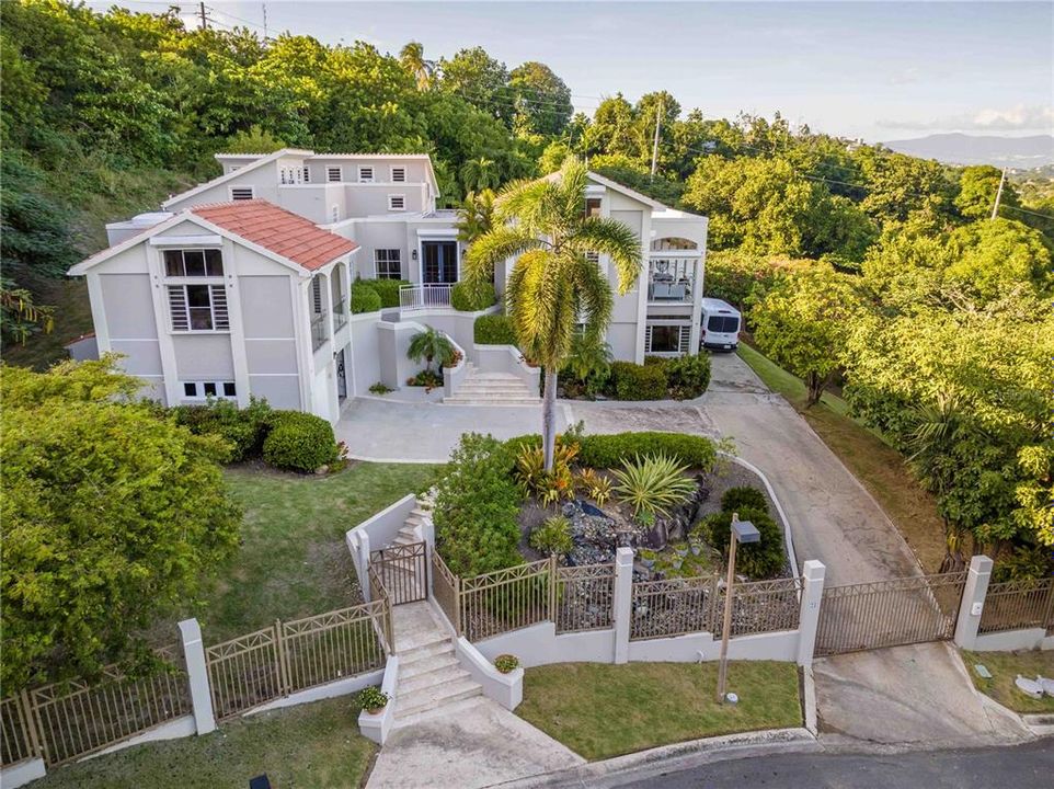 待售: $3,895,000 (5 贝兹, 4 浴室, 4500 平方英尺)