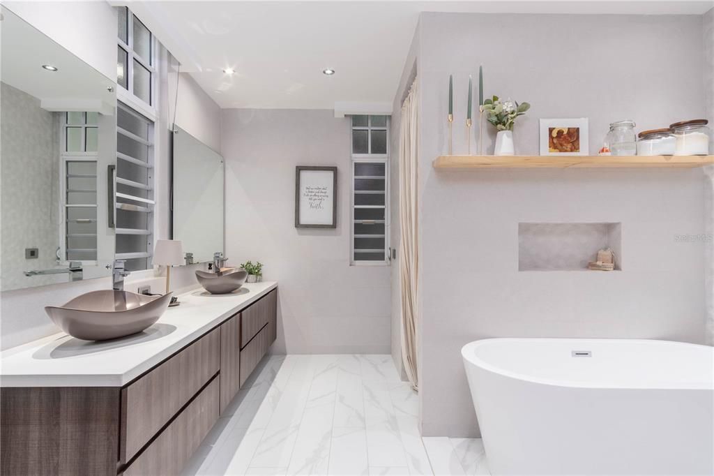 待售: $3,895,000 (5 贝兹, 4 浴室, 4500 平方英尺)