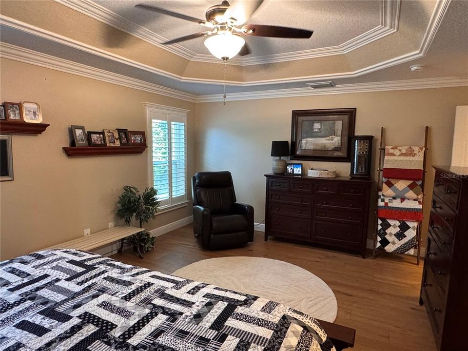 En Venta: $659,900 (3 camas, 3 baños, 2409 Pies cuadrados)