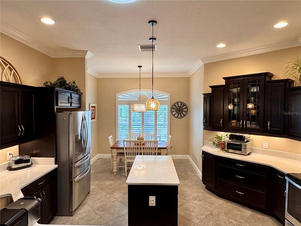 En Venta: $659,900 (3 camas, 3 baños, 2409 Pies cuadrados)