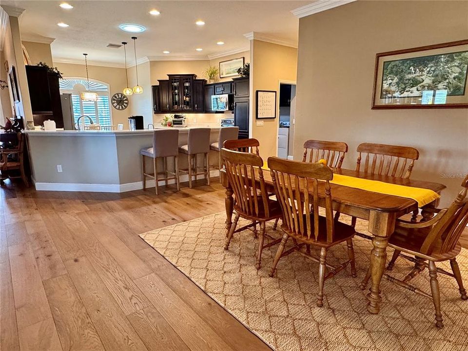 En Venta: $659,900 (3 camas, 3 baños, 2409 Pies cuadrados)