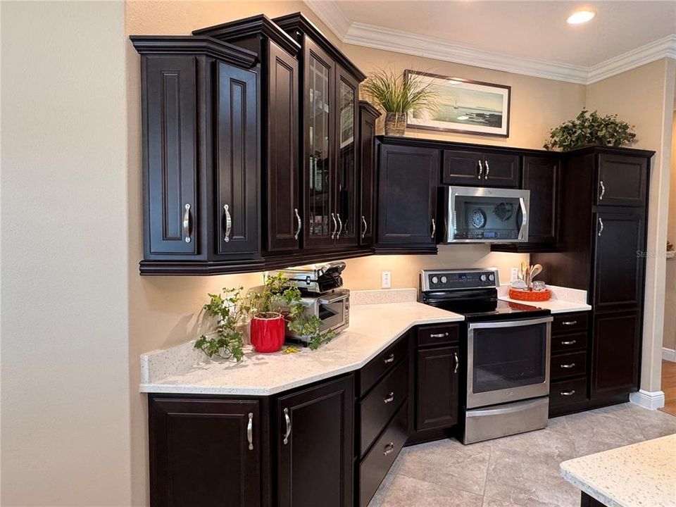 En Venta: $659,900 (3 camas, 3 baños, 2409 Pies cuadrados)