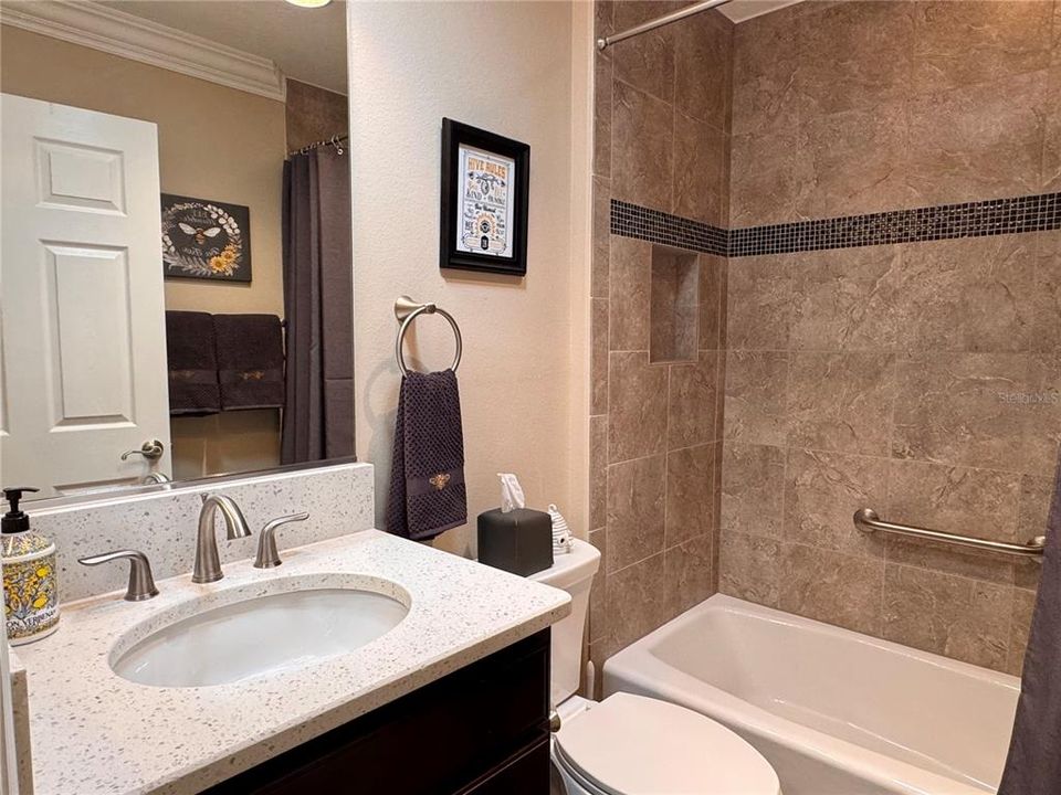 En Venta: $659,900 (3 camas, 3 baños, 2409 Pies cuadrados)